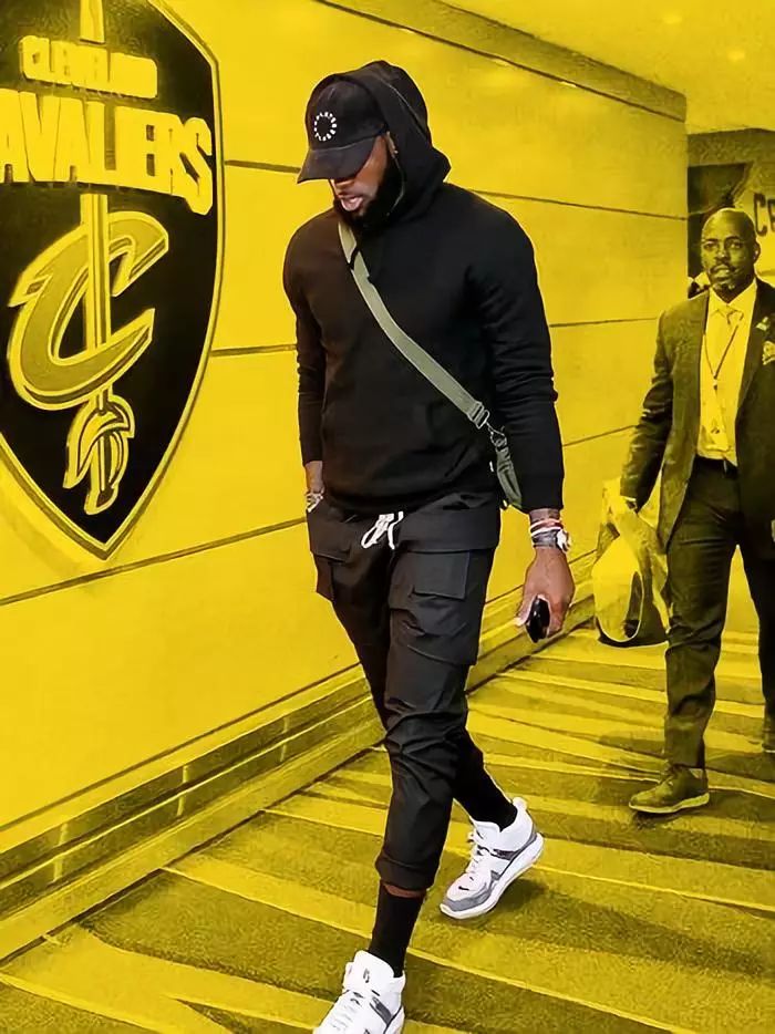 边路突击手 边路突击手